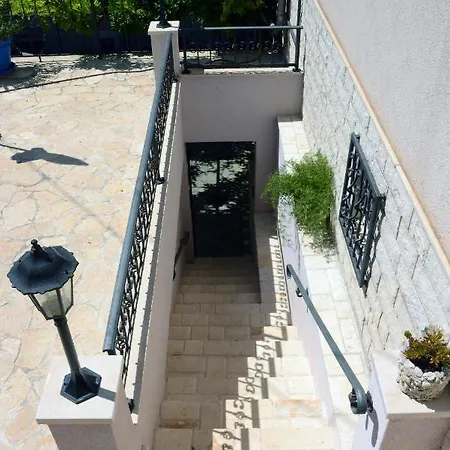 Apartments Gusic Flat *