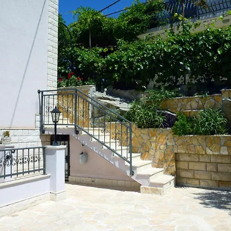 Apartments Gusic Flat * Podstrana