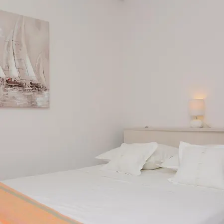 Apartments Gusic Flat * Podstrana